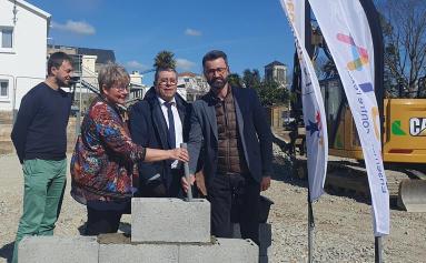 Pose de la première pierre